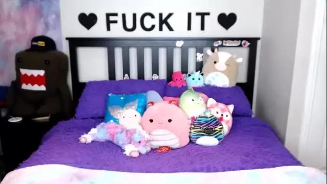 Image 4 of mackenziewolfe Stream on Chaturbate on 1 month ago