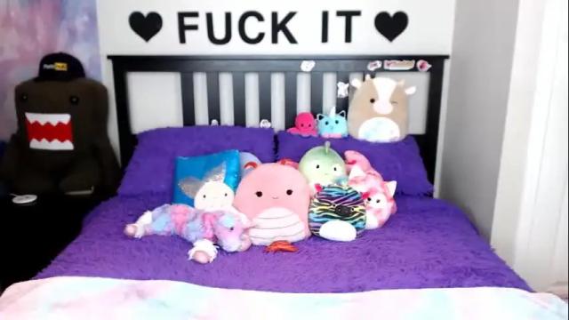 Image 3 of mackenziewolfe Stream on Chaturbate on 9 days ago