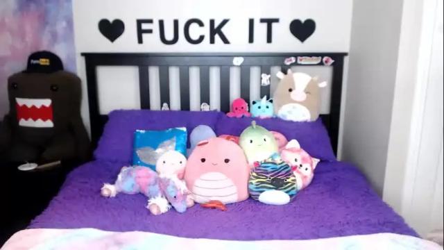 Image 2 of mackenziewolfe Stream on Chaturbate on 6 days ago