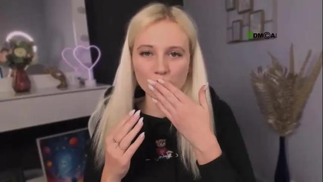 Image 7 of madam_ulis Stream on Chaturbate on 25 days ago