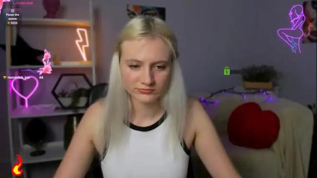 Image 2 of madam_ulis Stream on Chaturbate on 18 days ago