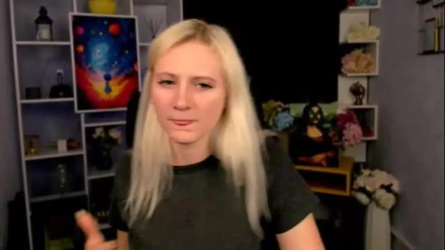 Image 4 of madam_ulis Stream on Chaturbate on 4 days ago