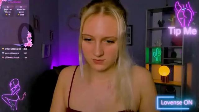 Image 4 of madam_ulis Stream on Chaturbate on 1 month ago