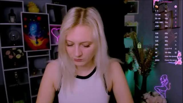 Image 8 of madam_ulis Stream on Chaturbate on 1 month ago