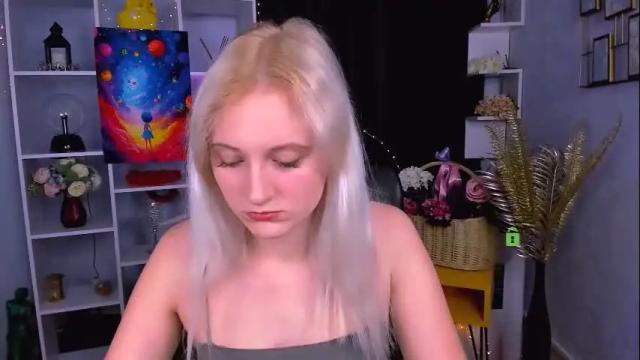 Image 6 of madam_ulis Stream on Chaturbate on 8 days ago