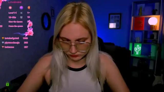 Image 12 of madam_ulis Stream on Chaturbate on 1 day ago