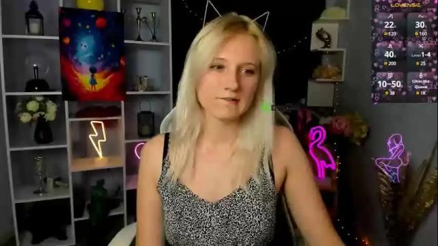 Image 2 of madam_ulis Stream on Chaturbate on 3 months ago