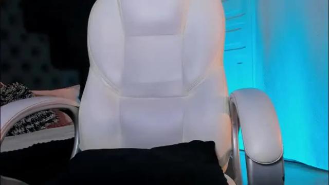 Image 4 of madame_lilith Stream on Chaturbate on 2 months ago