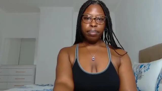 Image 11 of madamindigo Stream on Chaturbate on 20 months ago