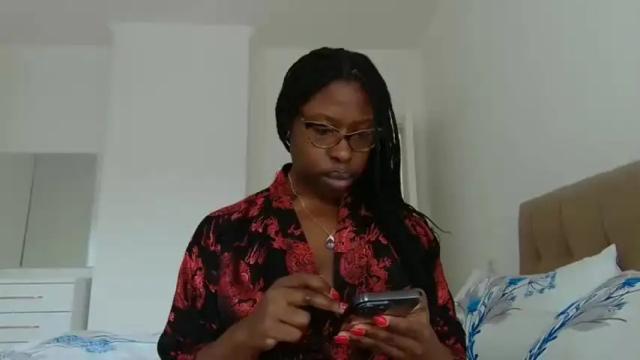 Image 12 of madamindigo Stream on Chaturbate on 20 months ago