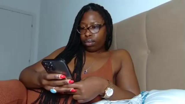 Image 8 of madamindigo Stream on Chaturbate on 19 months ago