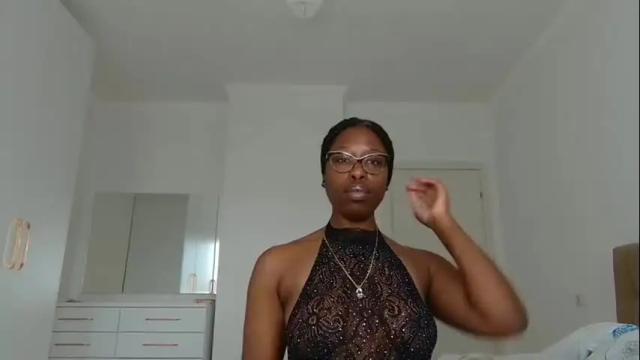 Image 4 of madamindigo Stream on Chaturbate on 19 months ago