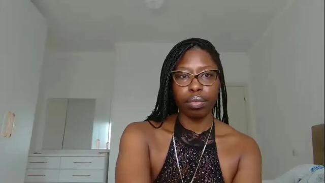Image 6 of madamindigo Stream on Chaturbate on 19 months ago