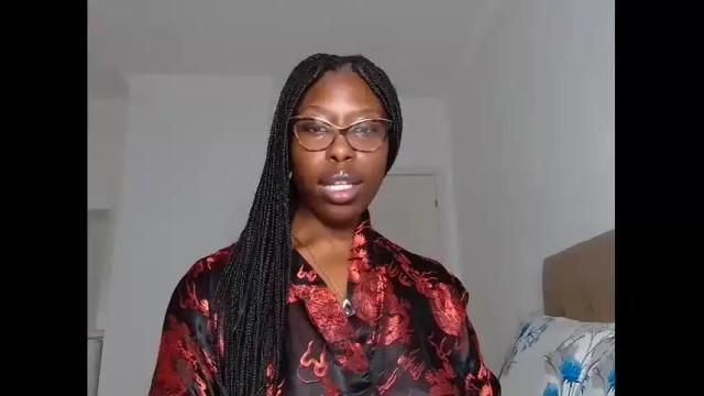 Image 6 of madamindigo Stream on Chaturbate on 19 months ago