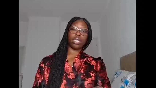 Image 8 of madamindigo Stream on Chaturbate on 19 months ago