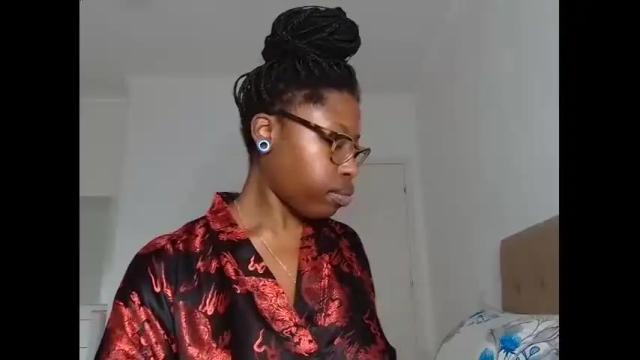 Image 11 of madamindigo Stream on Chaturbate on 18 months ago