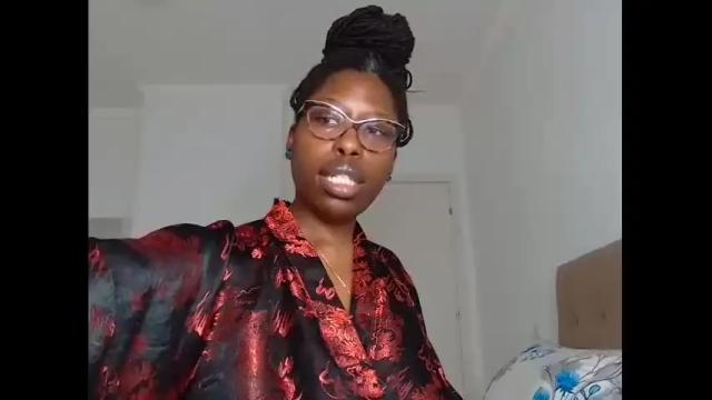 Image 12 of madamindigo Stream on Chaturbate on 18 months ago