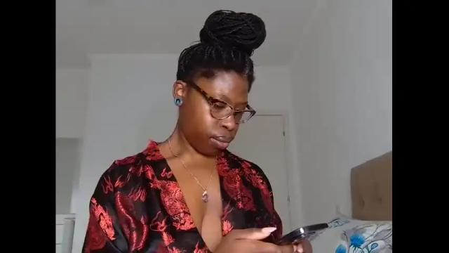 Image 4 of madamindigo Stream on Chaturbate on 18 months ago