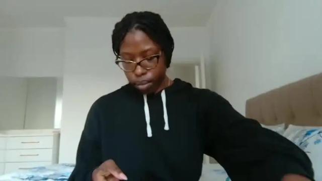 Image 12 of madamindigo Stream on Chaturbate on 18 months ago