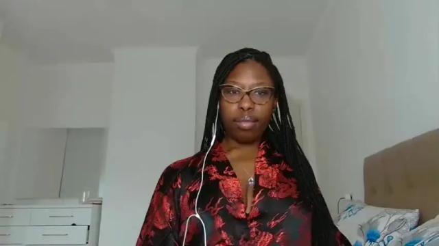 Image 2 of madamindigo Stream on Chaturbate on 18 months ago