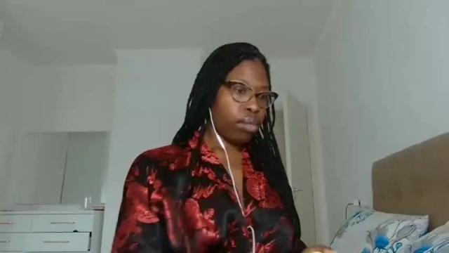Image 3 of madamindigo Stream on Chaturbate on 18 months ago