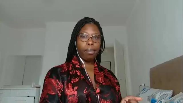 Image 6 of madamindigo Stream on Chaturbate on 18 months ago