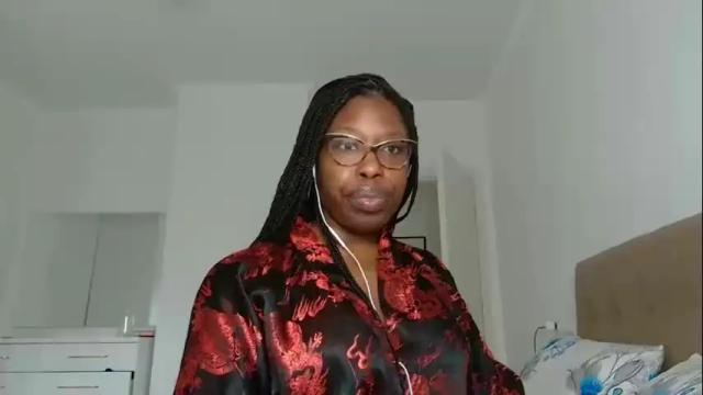 Image 7 of madamindigo Stream on Chaturbate on 18 months ago