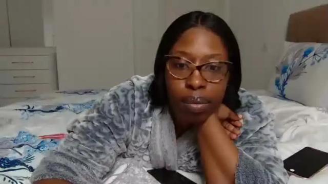 Image 3 of madamindigo Stream on Chaturbate on 15 months ago