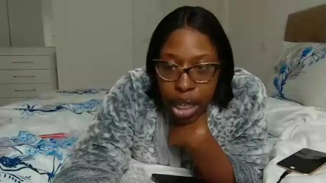 Image 6 of madamindigo Stream on Chaturbate on 15 months ago