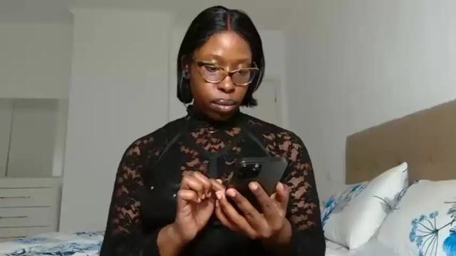 Image 3 of madamindigo Stream on Chaturbate on 15 months ago