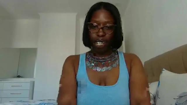 Image 12 of madamindigo Stream on Chaturbate on 15 months ago