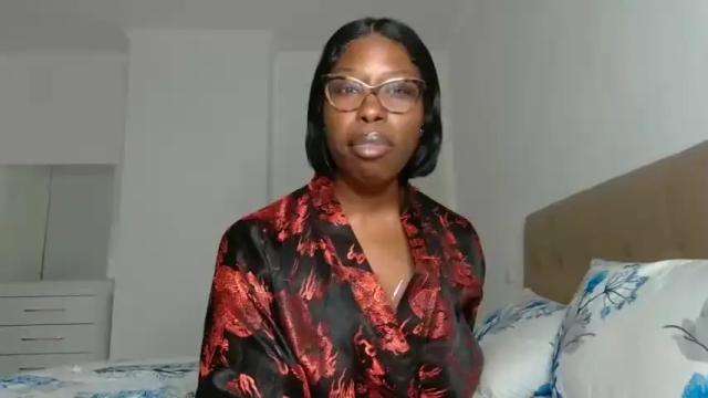 Image 6 of madamindigo Stream on Chaturbate on 15 months ago