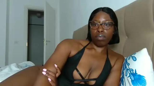 Image 10 of madamindigo Stream on Chaturbate on 14 months ago