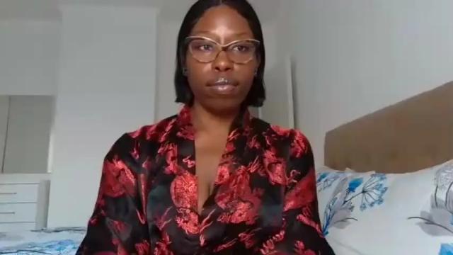 Image 12 of madamindigo Stream on Chaturbate on 14 months ago