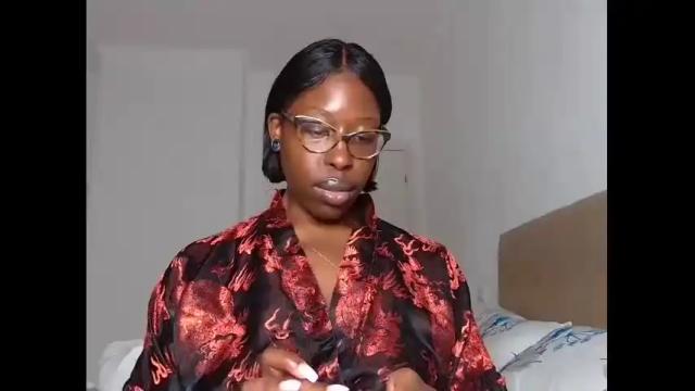 Image 2 of madamindigo Stream on Chaturbate on 14 months ago