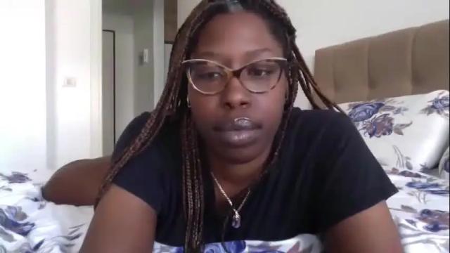 Image 7 of madamindigo Stream on Chaturbate on 5 days ago
