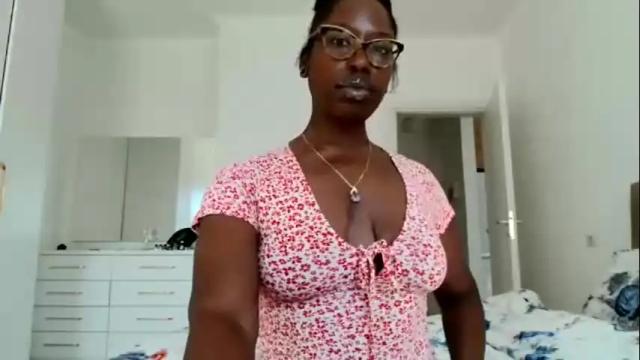 Image 4 of madamindigo Stream on Chaturbate on 6 months ago