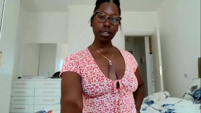 Image 7 of madamindigo Stream on Chaturbate on 6 months ago