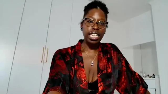 Image 3 of madamindigo Stream on Chaturbate on 6 months ago