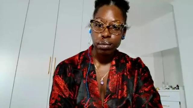 Image 6 of madamindigo Stream on Chaturbate on 6 months ago