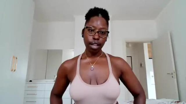 Image 8 of madamindigo Stream on Chaturbate on 5 months ago