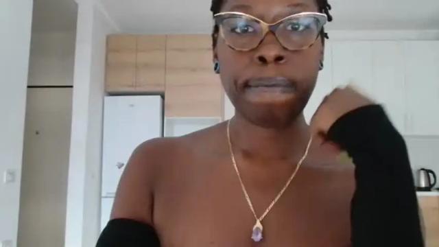 Image 12 of madamindigo Stream on Chaturbate on 5 months ago