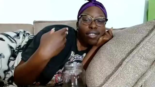 Image 7 of madamindigo Stream on Chaturbate on 4 months ago