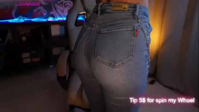 Image 2 of maddi_s_here Stream on Chaturbate on 1 month ago