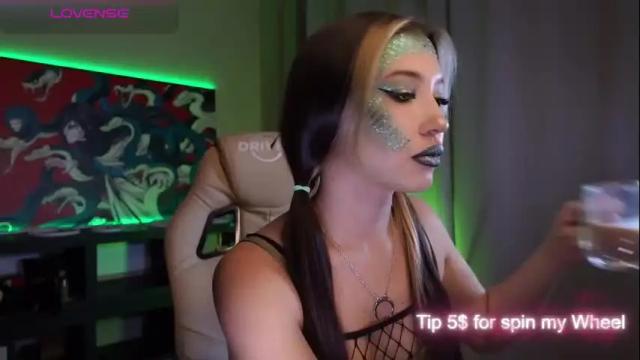 Image 10 of maddi_s_here Stream on Chaturbate on 1 month ago