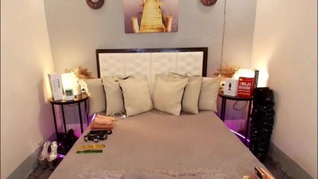 Image 3 of maddisonwil Stream on Chaturbate on 1 month ago