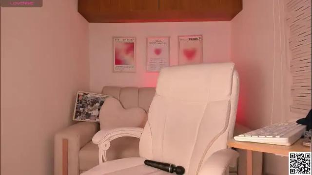 Image 10 of maddy_bronw Stream on Chaturbate on 1 month ago