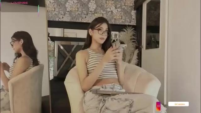 Image 2 of maddy_cooper_ Stream on Chaturbate on 1 month ago