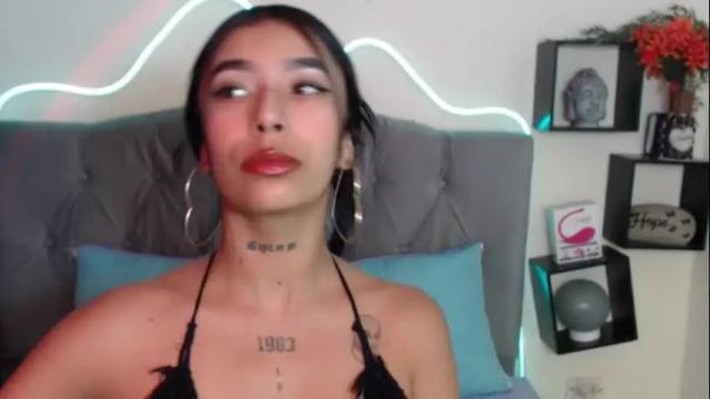 Image 2 of maddy_parker_ Stream on Chaturbate on 1 month ago