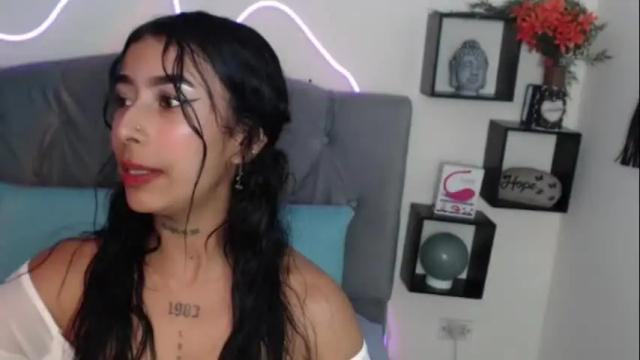 Image 2 of maddy_parker_ Stream on Chaturbate on 1 month ago